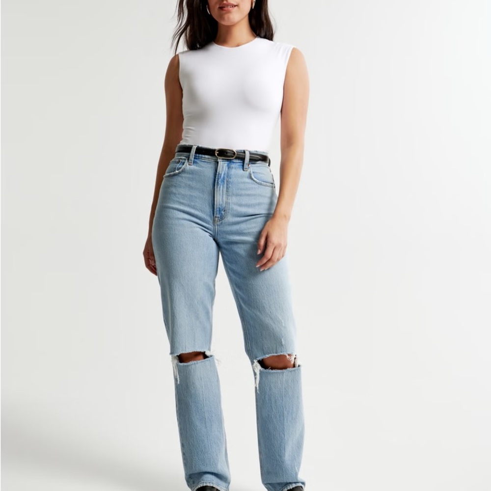 Abercrombie & Finch Women's Light Blue Distressed Jeans